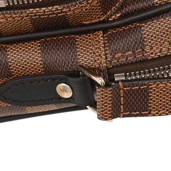 Louis Vuitton Damier Amazon Crossbody Shoulder Bag - Picture 5 of 10